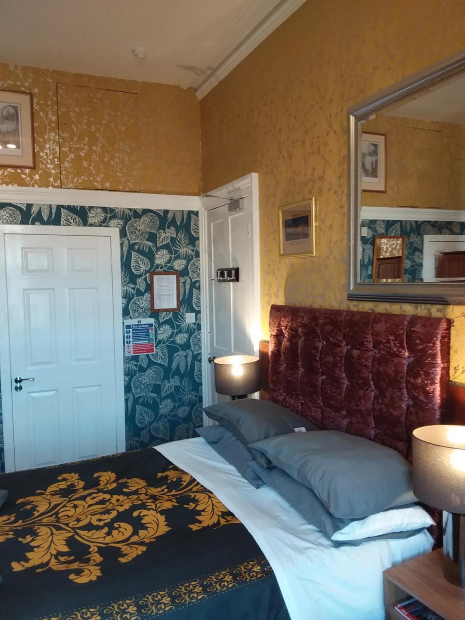 Ivy- Braveheart Guest House Edinburgh Exterior photo